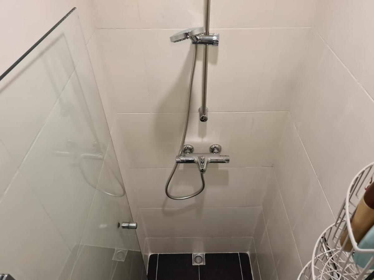 1 Bedroom 15 Min By Tram To Amsterdam Centre! المظهر الخارجي الصورة
